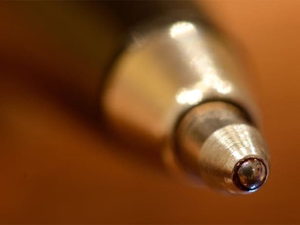Focus sur le stylo bille : de son origine à son succès !