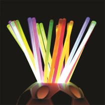 15-Bâtons-lumineux-LUMINO-PARTY-couleurs-assorties-DI1925_SITU-01
