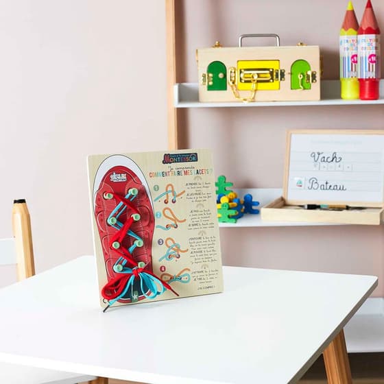 CMPEA10295-jeu-d-adresse-montessori-chaussures-a-lacer-3