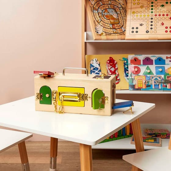 CMPEA10286-jeu-d-apprentissage-sensoriel-montessori-maison-des-serrures-3