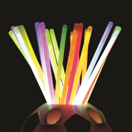 15-Bâtons-lumineux-LUMINO-PARTY-couleurs-assorties-DI1925_SITU-01