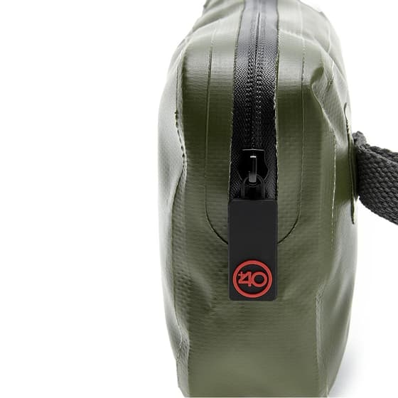 PIUBB008KL-Pochette-impermeable-PIU-FORTY-Baybag-kaki-1