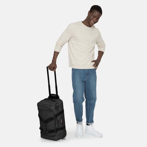 K31E008-Sac-de-voyage-EASTPAK-Leatherface-S+-55cm-noir-1
