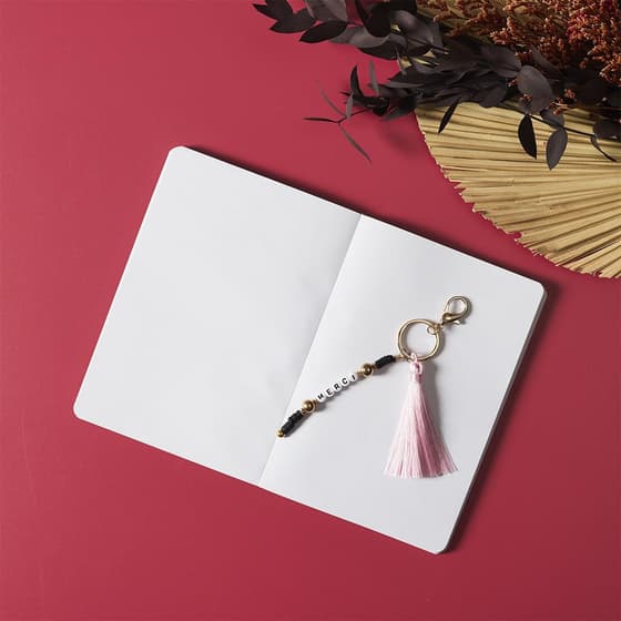 cmpec0014petitesfleurs-coffret-carnet-a5-fleurs-rouges-maitresse-et-porte-cle-1