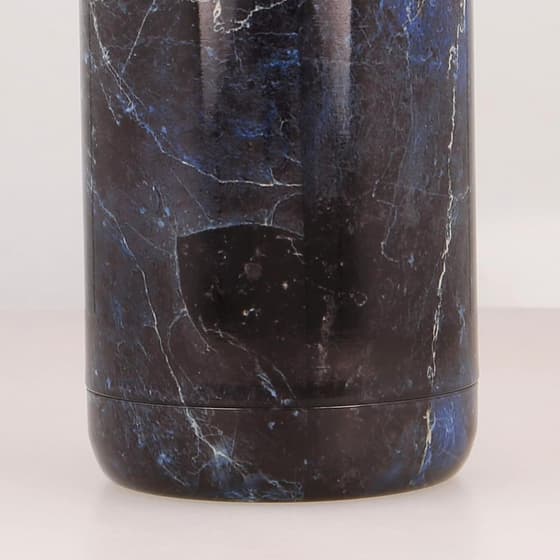 qkk12087-gourde-isotherme-inox-quokka-solid-black-marble-630ml-1