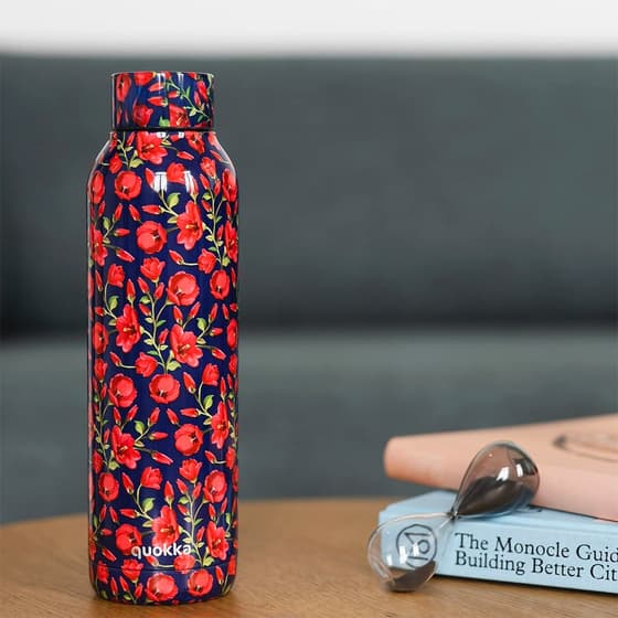 qkk11867-gourde-isotherme-inox-quokka-solid-tiny-tulips-630ml-2