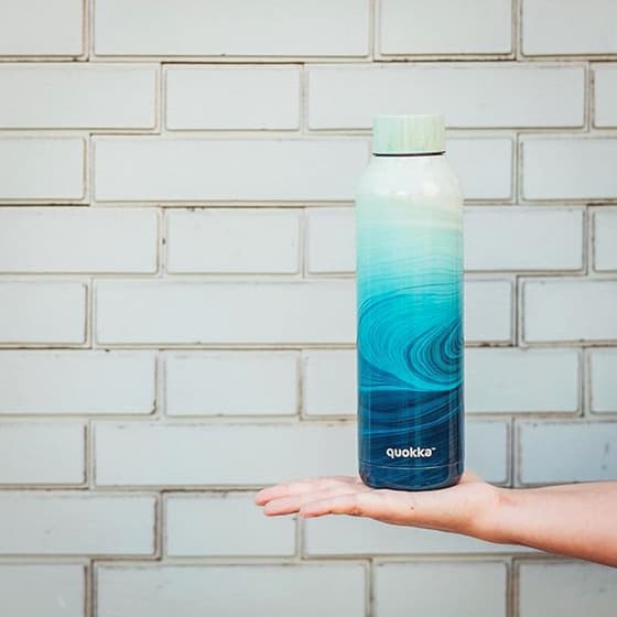 qkk12084-gourde-isotherme-inox-quokka-solid-ocean-630ml-1