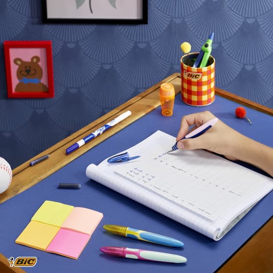 7147232-stylo-plume-easyclic-bic-chargement-de-la-cartouche-simplifie-6