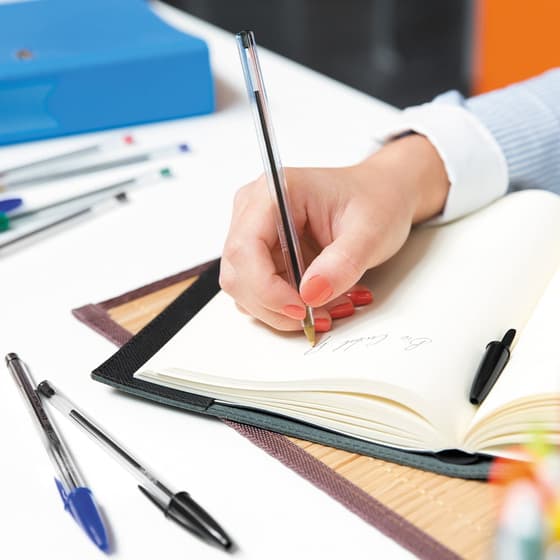 bic524170-20-stylos-billes-bic-cristal-pointe-moyenne-7-offerts-37