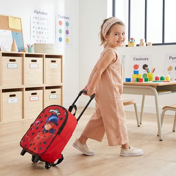 Sac-a-dos-a-roulettes-maternelle-miraculous-ladybug-LAPDES2523BMRC204FOA-02