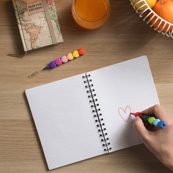 legstc0001-12-crayons-de-couleurs-empilables-legami-dream-in-colour-coeur-5