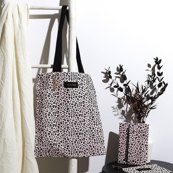 cmpsh8534rose-tote-bag-pour-elle-leopard-rose-pastel-2