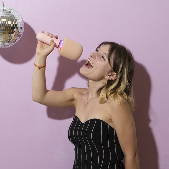 lac44vf013-micro-karaoke-je-chante-comme-celine-5