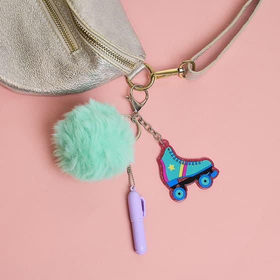 lac462f008bleu-porte-cles-rose-stylo-k-pop-1
