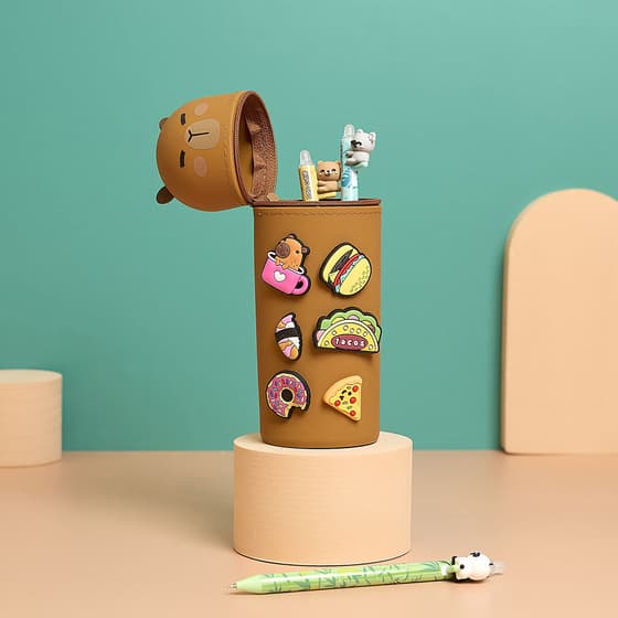 lac462f041capybara-trousse-verticale-click-charms-capybara-en-silicone-2
