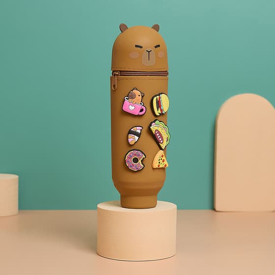 lac462f041capybara-trousse-verticale-click-charms-capybara-en-silicone-1