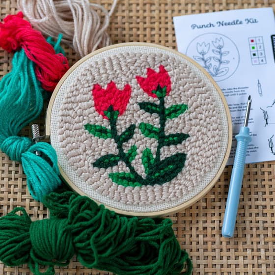 kikgg262-kit-de-broderie-punch-needle-tulipes-15cm-8