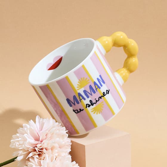 lac461k010jaune-mug-maman-tu-shines-3