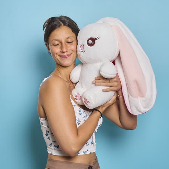 lac452q014-peluche-reversible-lapin-fraise-6