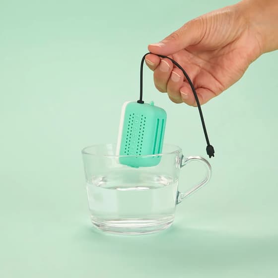 bal28198-infuseur-a-the-silicone-bleu-turquoise-toastea-balvi-5