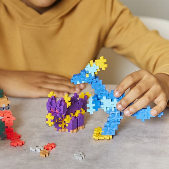konpp3918-jeu-de-construction-plus-plus-kit-decouverte-dinosaures-600-piece-2