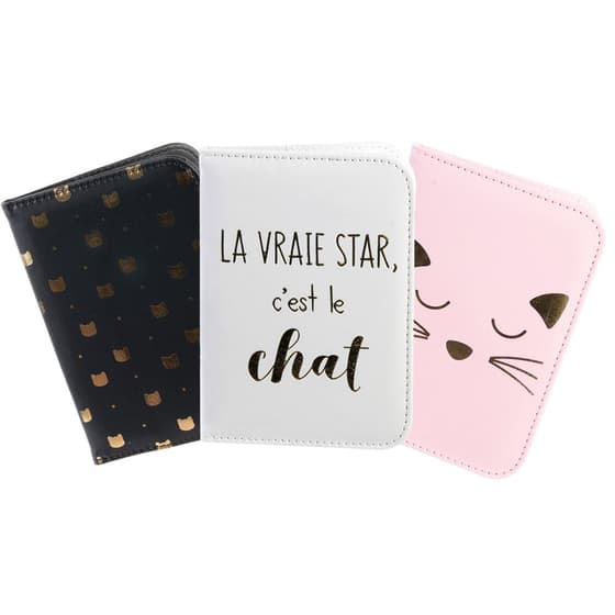 VO1311-protege-passeport-chat (1)