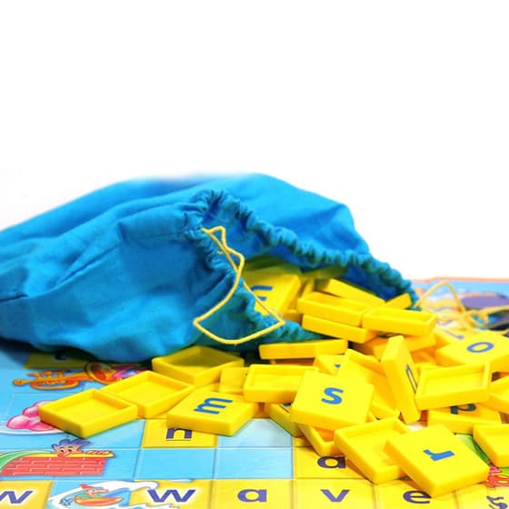 WDKA1303837-jeu-scrabble-junior-2