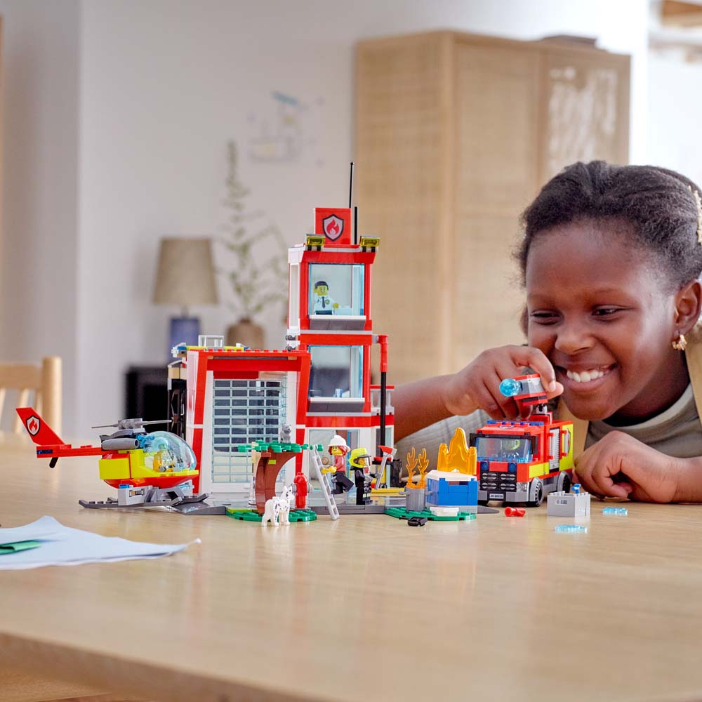 LEGO City La Caserne des Pompiers Chez Rentreediscount Cadeaux & Jeux