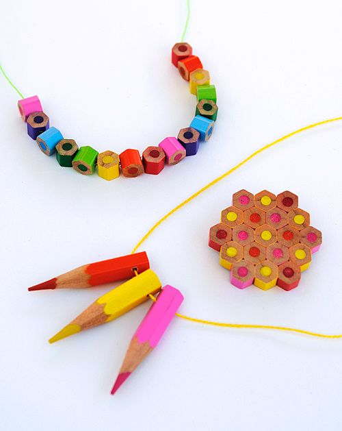cadeau-maitresse-collier-crayons