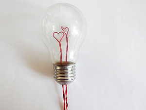 DIY-ampoule-d'amour-Saint-Valentin8